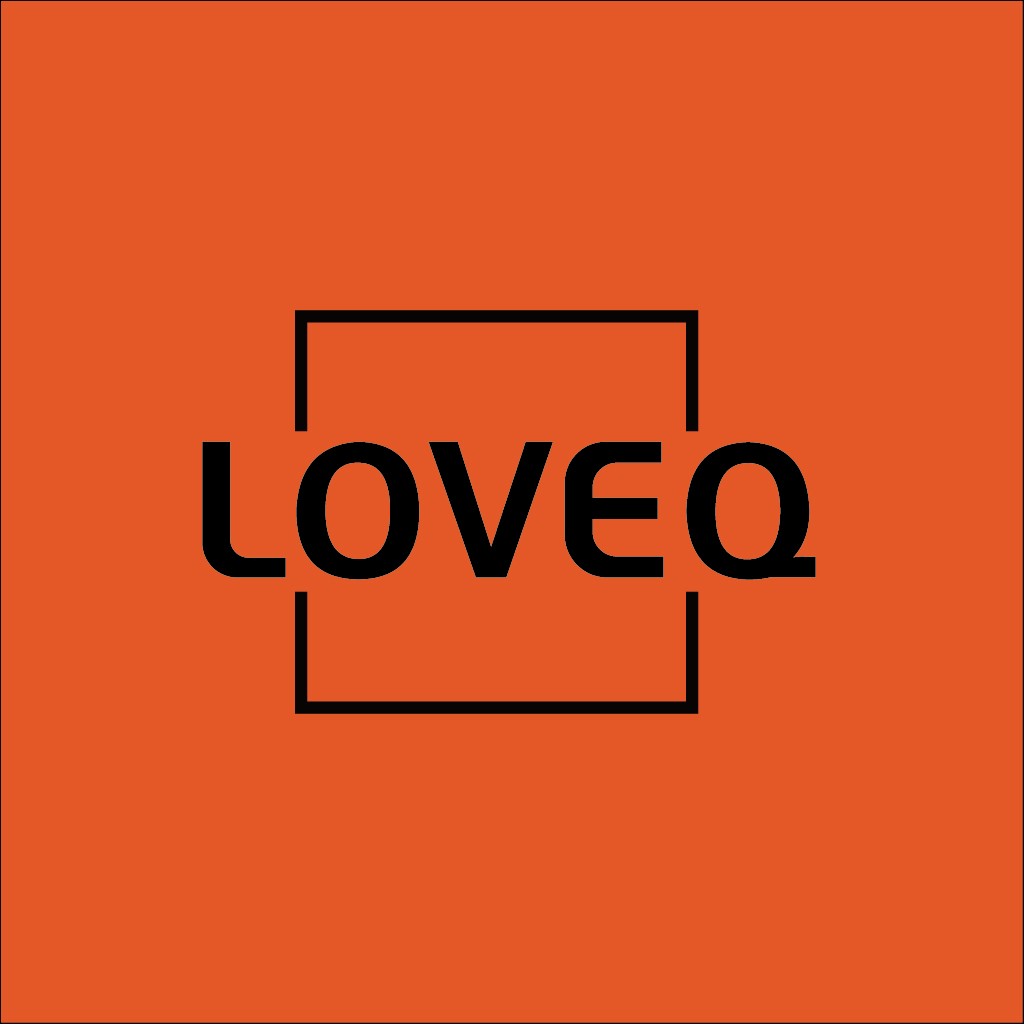 简约橙色背景黑字LOVEQ logo设计